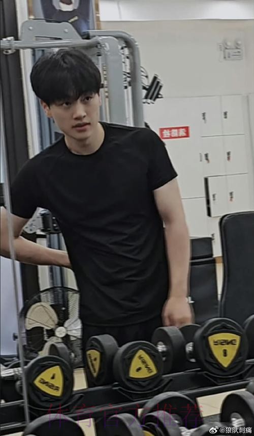 【直播】Fly：等我退役以后要比刺痛更帅，天天给大家唱跳