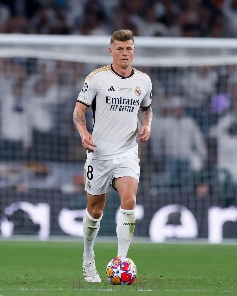 克罗斯:很久没和阿拉巴合作 但他能为皇马效力